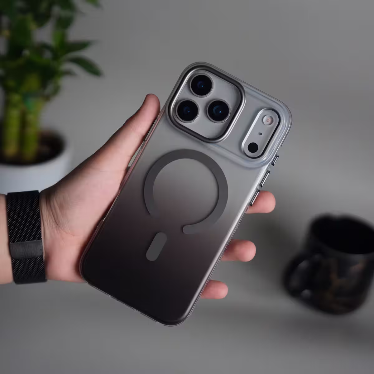 Magnetic Dual Color Smote Matte case with anti-yellowing for iPhone 17 Pro Mac